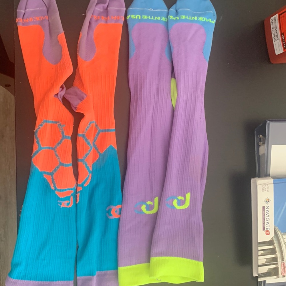 2 compression socks!